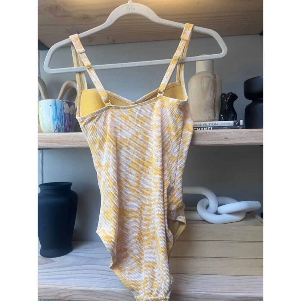 Nip Tuck Floral One Piece Swimsuit, Women's Size 4, Yellow Suit White Flowers - Picture 2 of 7